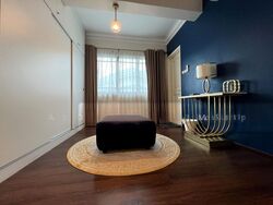 Kew Gate (D16), Terrace #501794391